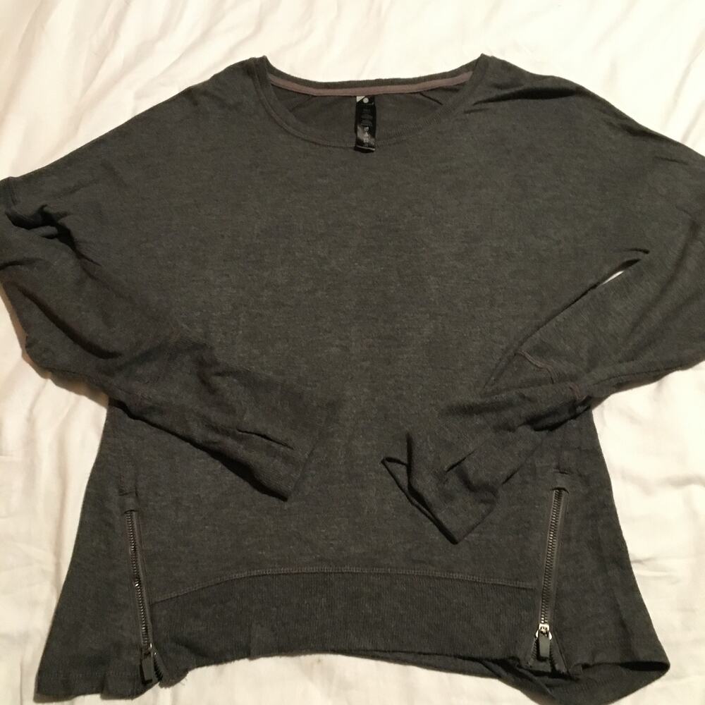 Yogalicious Long Sleeve Top Soft Sweatshirt Zip Hem Pullover Thumb Hole Gray, L